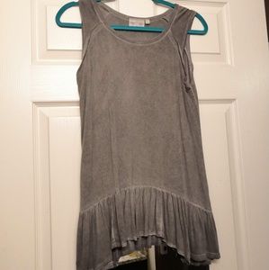 Dantelle shark bite ruffle gray peplum tank top